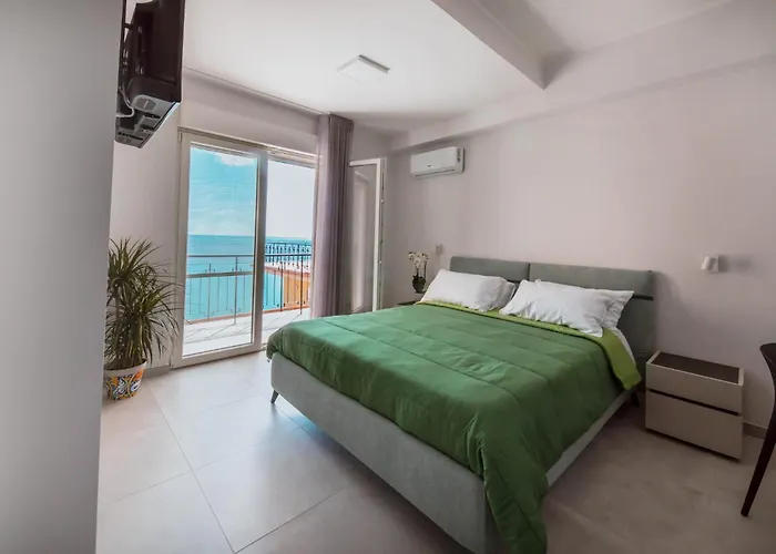 Alojamento de Acomodação e Pequeno-almoço Blu Marine 3*